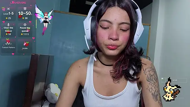 Lovelyamyy online show from September 22, 2025, 6:47 pm