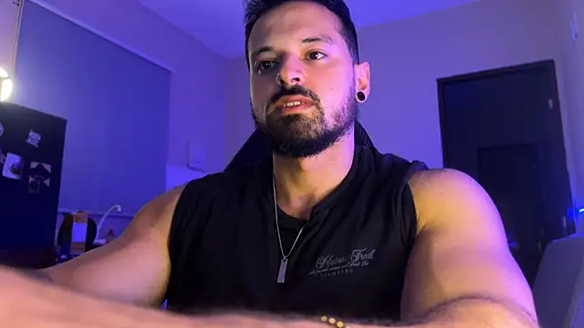 Snapshot of Lucasfit24 chatting on November 24, 2025, 12:21 am Lucasfit24 online show from November 24, 2025, 12:21 am