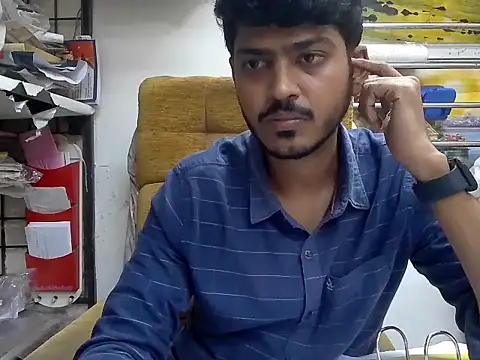 cute modell online show from September 30, 2025, 12:22 pm