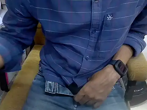 cute modell online show from October 31, 2025, 12:13 pm