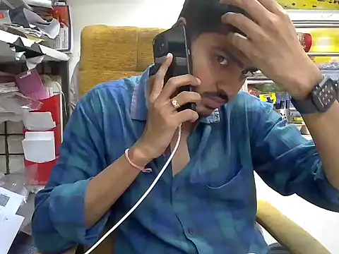 cute modell online show from September 19, 2025, 12:53 pm