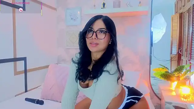 CharlotteGraay online show from May 26, 2026, 7:45 pm