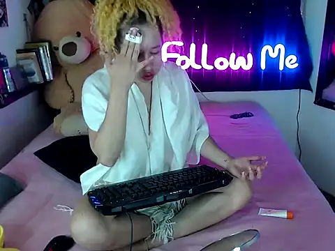 temptation-x online show from July 15, 2026, 5:03 am