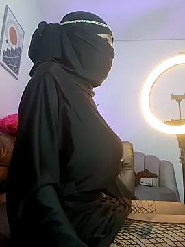 azahara faraah online show from October 25, 2025, 6:08 pm