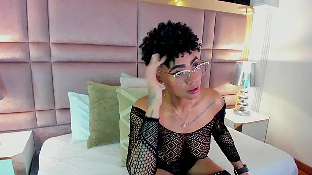 LuciaWallace online show from September 21, 2025, 9:31 pm