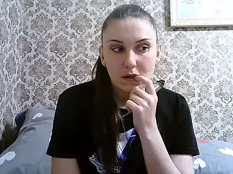 Yuliia30 online show from May 14, 2026, 12:57 pm