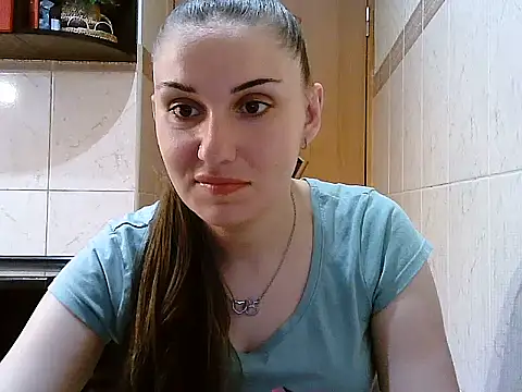 Yuliia30 online show from May 26, 2026, 4:05 pm
