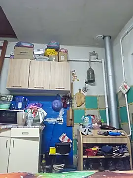 Jyleta online show from March 12, 2025, 11:33 pm