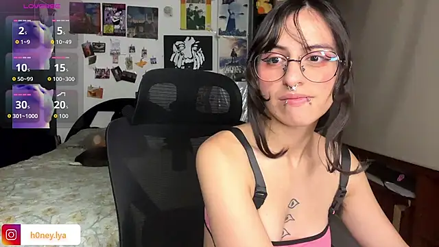B0nnie H0ney online show from June 25, 2026, 12:52 am