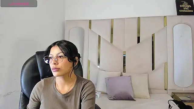 Salmaportman69 online show from February 20, 2026, 1:24 pm