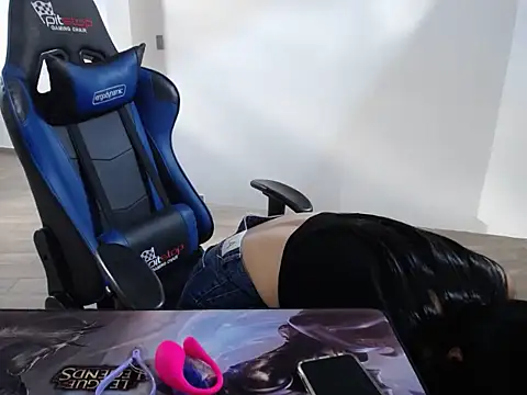 Snapshot of Francheskasmile chatting on February 24, 2025, 4:36 pm Francheskasmile online show from February 24, 2025, 4:36 pm