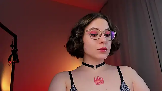 Eva Moss  online show from March 1, 2025, 12:07 am