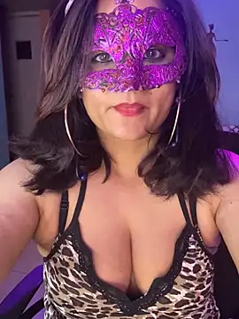 Ayeshaa  25 online show from March 6, 2025, 3:24 pm