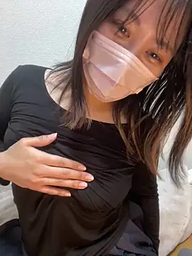 momo-love online show from February 3, 2025, 5:40 am