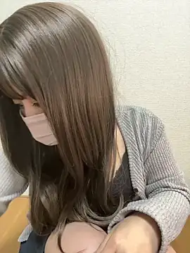 momo-love online show from March 15, 2025, 4:57 am