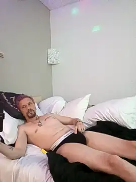 Snapshot of AQuickPhyx chatting on March 5, 2025, 6:12 am AQuickPhyx online show from March 5, 2025, 6:12 am