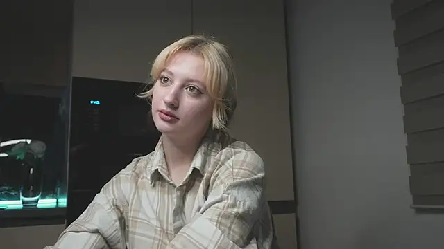 Snapshot of milasmiu chatting on February 21, 2025, 3:54 pm milasmiu online show from February 21, 2025, 3:54 pm