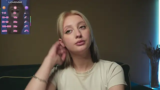 Snapshot of milasmiu chatting on February 28, 2025, 11:12 pm milasmiu online show from February 28, 2025, 11:12 pm