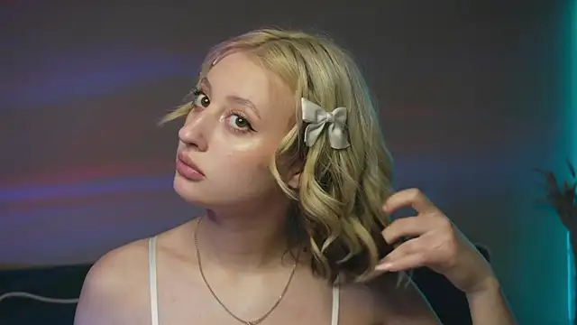 Snapshot of milasmiu chatting on March 8, 2025, 5:01 pm milasmiu online show from March 8, 2025, 5:01 pm