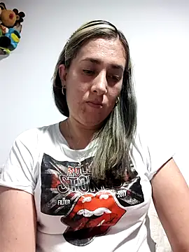 CHARLOTTE 1711 online show from February 5, 2026, 4:30 am