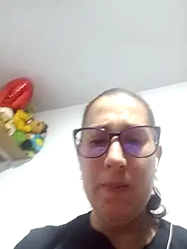 CHARLOTTE 1711 online show from December 14, 2025, 7:03 am