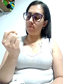 CHARLOTTE 1711 online show from December 22, 2025, 5:29 am