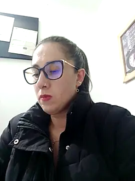 CHARLOTTE 1711 online show from February 9, 2025, 1:22 am