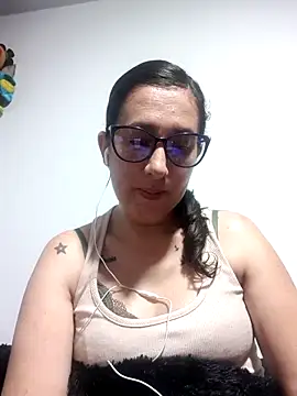 CHARLOTTE 1711 online show from November 11, 2025, 3:45 am