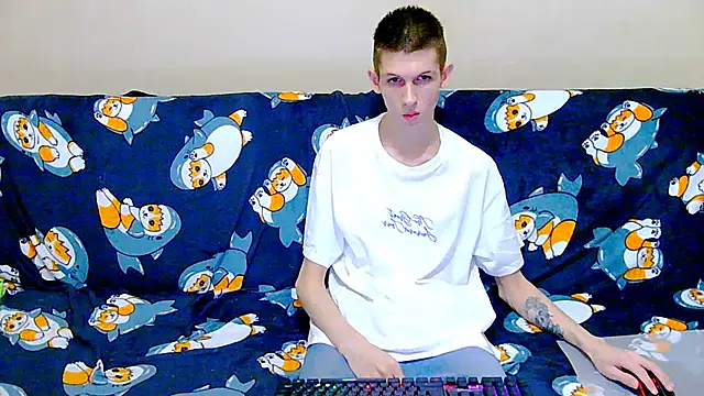 Lester Broo online show from November 26, 2025, 8:42 pm