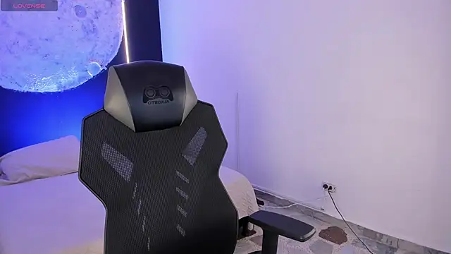 BellaaStorm online show from November 4, 2025, 4:38 am