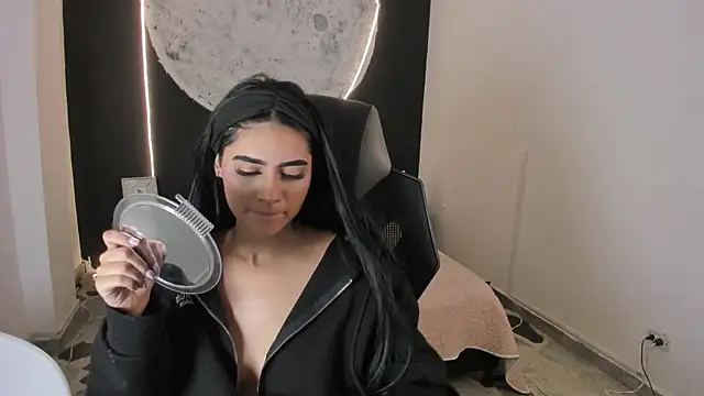 BellaaStorm online show from October 18, 2025, 8:33 pm