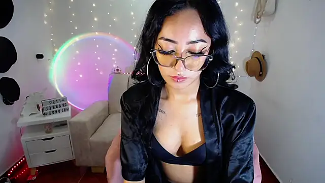 victoria ricci a online show from March 16, 2025, 3:04 am