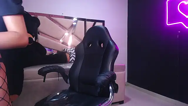 victoria ricci a online show from March 13, 2025, 9:05 pm