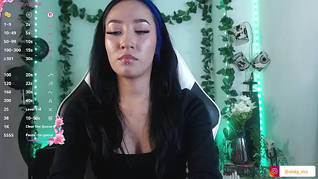 victoria ricci a online show from October 21, 2025, 1:38 am