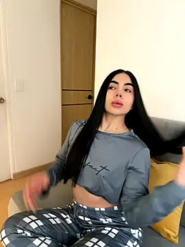 tamy xoo online show from November 27, 2025, 7:14 pm