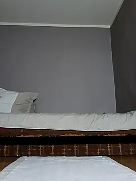 larzik94 online show from March 15, 2026, 9:33 pm