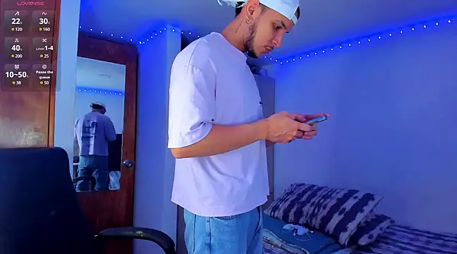 austinoficial online show from March 1, 2025, 3:53 am