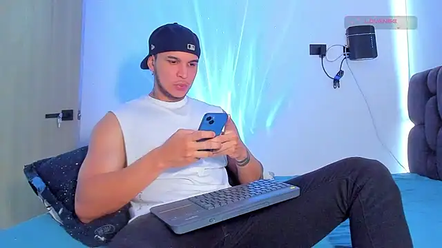 austinoficial online show from March 12, 2026, 9:08 pm