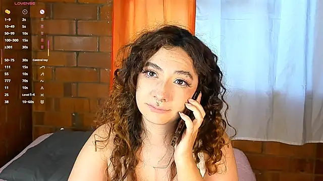 Snapshot of Annycolin_ chatting on January 21, 2025, 10:41 pm Annycolin online show from January 21, 2025, 10:41 pm