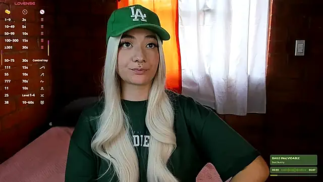 Snapshot of Annycolin_ chatting on January 24, 2025, 8:43 pm Annycolin online show from January 24, 2025, 8:43 pm