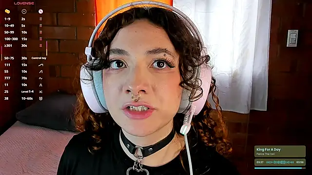 Snapshot of Annycolin_ chatting on March 7, 2025, 8:11 pm Annycolin online show from March 7, 2025, 8:11 pm