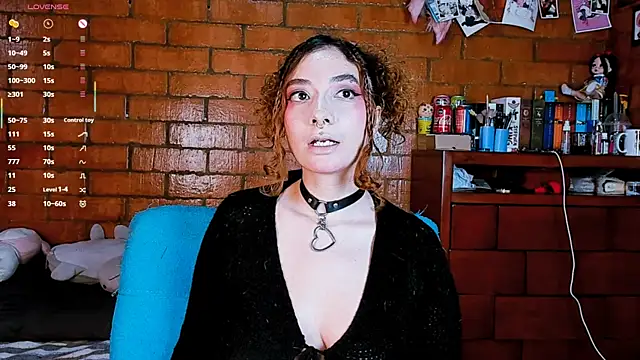Annycolin  online show from May 15, 2026, 9:35 pm