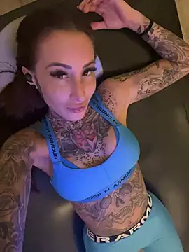 Black sweet Rose online show from January 26, 2025, 2:41 pm