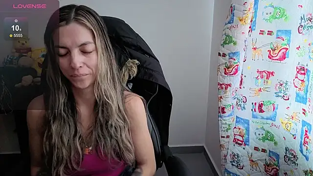 Princezzlove3 online show from January 31, 2026, 7:56 pm