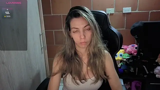 Princezzlove3 online show from October 16, 2025, 12:19 am