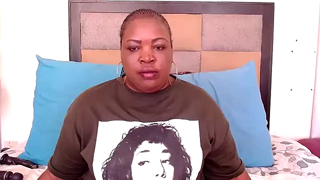 omalicha98 online show from October 16, 2025, 6:32 am