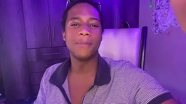 Snapshot of snotLoud chatting on February 3, 2026, 2:00 pm snotLoud online show from February 3, 2026, 2:00 pm