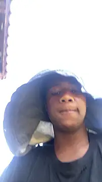 Snapshot of snotLoud chatting on February 25, 2026, 7:19 am snotLoud online show from February 25, 2026, 7:19 am