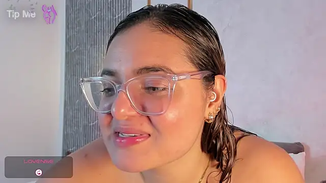 lilly ass  online show from December 13, 2025, 8:04 pm