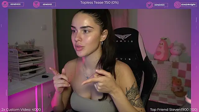 NaomiiMoon online show from October 1, 2025, 7:07 pm